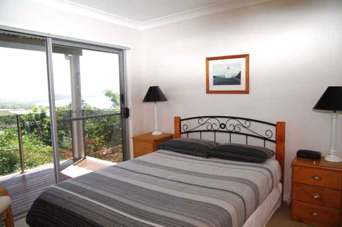 Coastwatch, 26 Comara Terrace - Hotel Accommodation 5