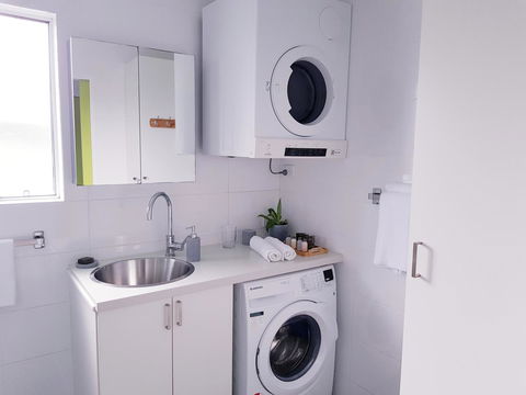 BookerBay Retreat! - Hotel Accommodation 9