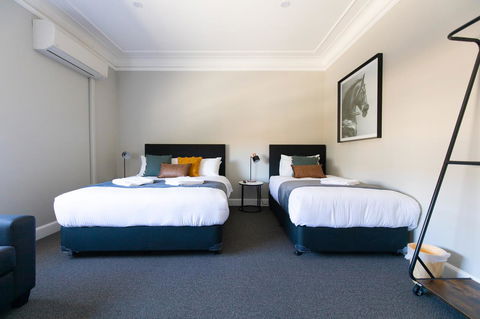 Horse And Jockey Hotel Homebush - Hotel Accommodation 16