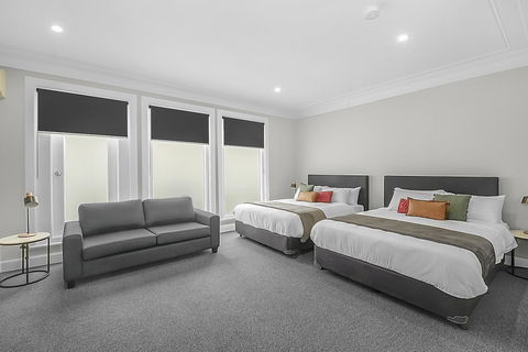 Horse And Jockey Hotel Homebush - Hotel Accommodation 0