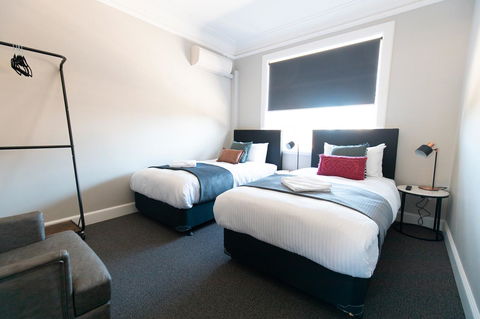 Horse And Jockey Hotel Homebush - Hotel Accommodation 7