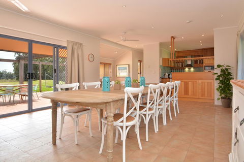 JE Guesthouse, Central To All The Hunter Valley Has To Offer - Hotel Accommodation 0