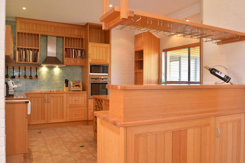 JE Guesthouse, Central To All The Hunter Valley Has To Offer - Hotel Accommodation 11