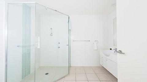 Pacific Blue, Salamander Bay - Hotel Accommodation 17