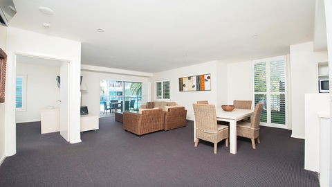 Pacific Blue, Salamander Bay - Hotel Accommodation 1