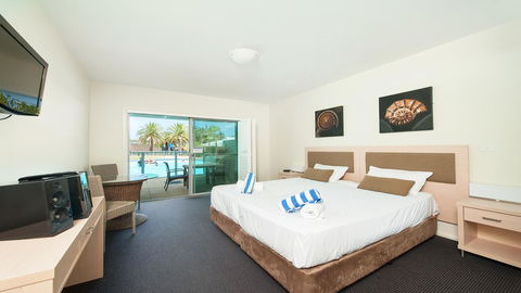 Pacific Blue, Salamander Bay - Hotel Accommodation 43
