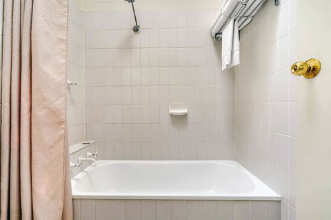 Prince Of Wales Hotel - Hotel Accommodation 4