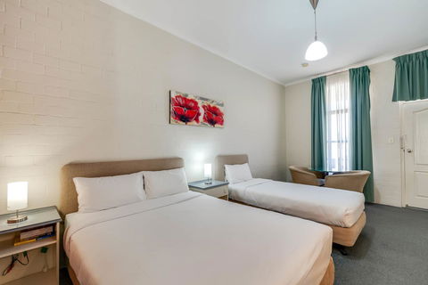 Prince Of Wales Hotel - Hotel Accommodation 40