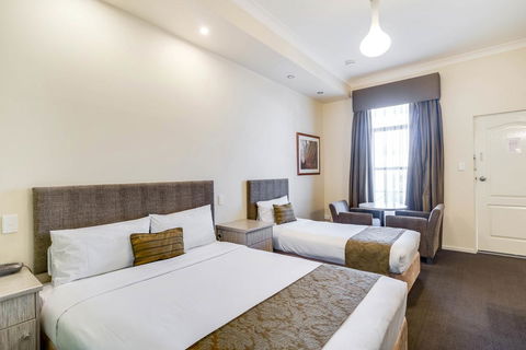 Prince Of Wales Hotel - Hotel Accommodation 14