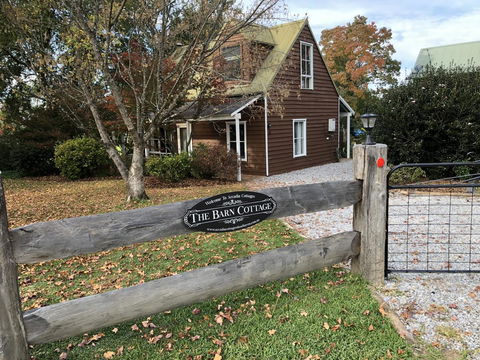 Arcadia - The Barn Cottage & Rosehill Cottage - Hotel Accommodation 1