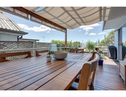 Spacious Cottage With Views, 10 Mins From The City - Hotel Accommodation 8