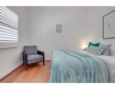 Spacious Cottage With Views, 10 Mins From The City - Hotel Accommodation 12