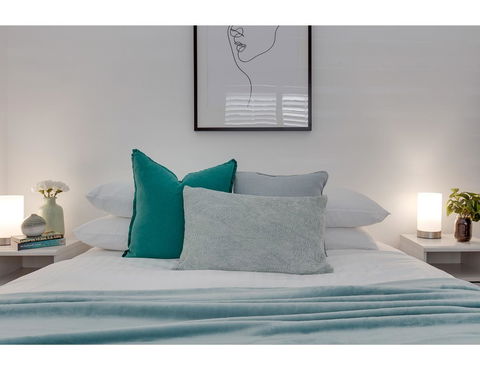 Spacious Cottage With Views, 10 Mins From The City - Hotel Accommodation 13