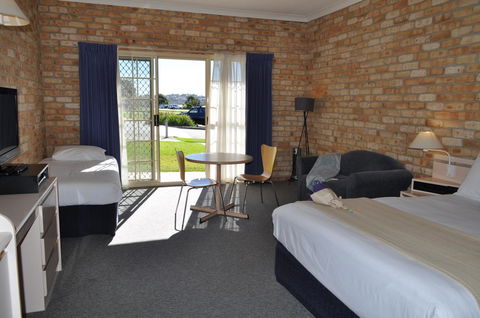 Mollymook Surfbeach Motel & Apartments - Hotel Accommodation 1