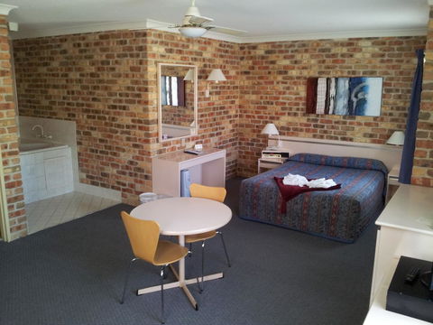 Mollymook Surfbeach Motel & Apartments - Hotel Accommodation 5