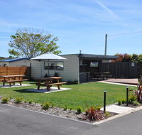 Crestview Tourist Park - Hotel Accommodation