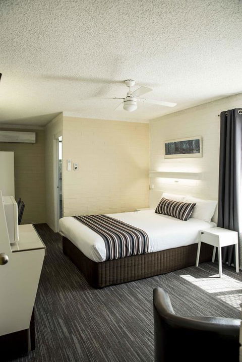 Coastal Bay Motel - Hotel Accommodation 35