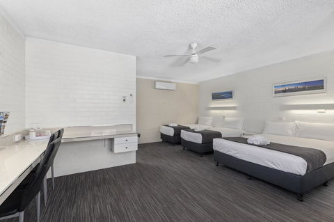 Coastal Bay Motel - Hotel Accommodation 11