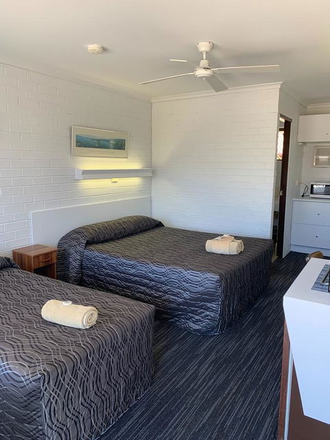 Coastal Bay Motel - Hotel Accommodation 33