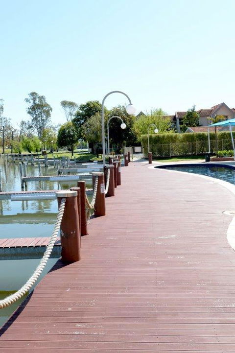 Yarrawonga Waterfront Apartments - Hotel Accommodation 2