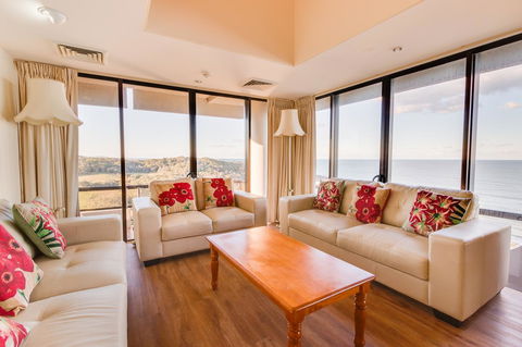 Pacific Towers Beach Resort - Hotel Accommodation 22