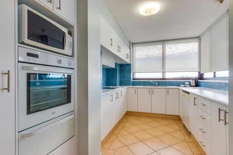 Pacific Towers Beach Resort - Hotel Accommodation 39