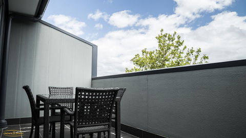 Crown On Darby Newcastle - Hotel Accommodation 1
