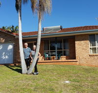 Twin Palms Holiday House at Lighthouse - Hotel Accommodation