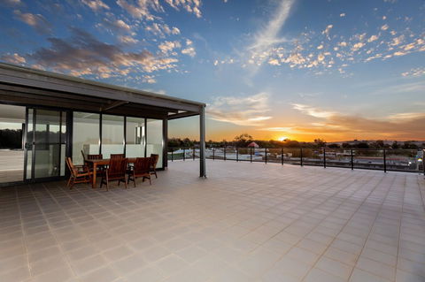 The Penthouse - Hotel Accommodation 33