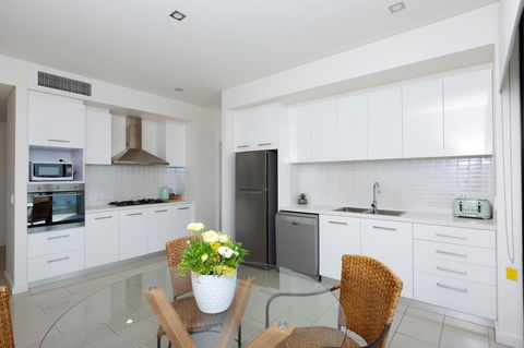 The Penthouse - Hotel Accommodation 6