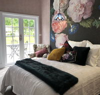 Chanticleer Gardens - Hotel Accommodation