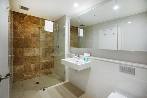 Gadigal Groove - Modern And Bright 3BR Executive Apartment In Zetland With Views - Hotel Accommodation 7