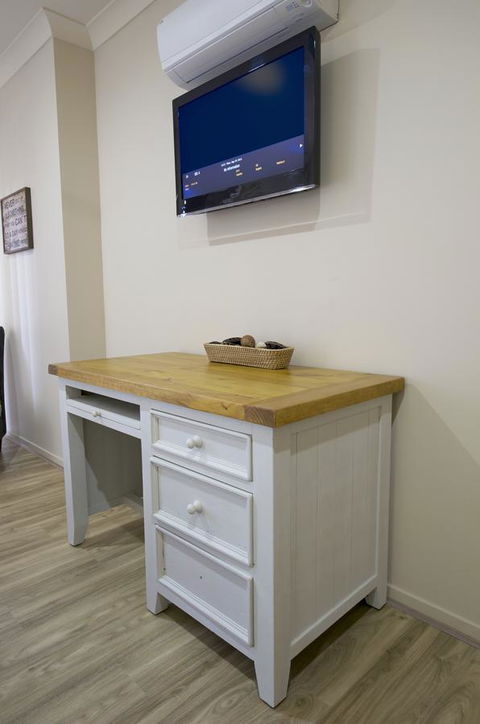 Marty's @ Little Beach - Hotel Accommodation 26