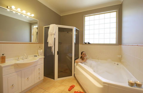 Marty's @ Little Beach - Hotel Accommodation 5