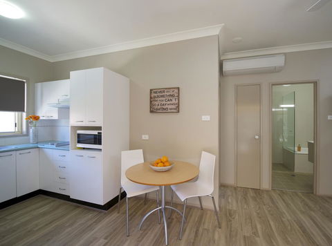 Marty's @ Little Beach - Hotel Accommodation 18