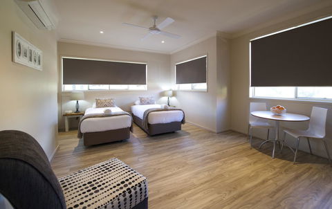 Marty's @ Little Beach - Hotel Accommodation 21