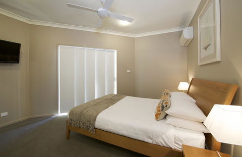 Marty's @ Little Beach - Hotel Accommodation 8