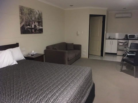 Balranald Club Motel - Hotel Accommodation 4