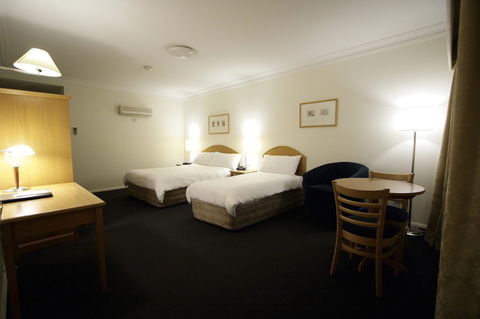 Carlyle Suites & Apartments - Hotel Accommodation 6