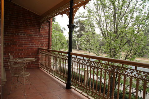 Carlyle Suites & Apartments - Hotel Accommodation 16