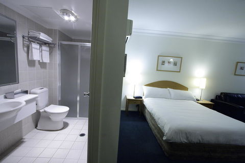 Carlyle Suites & Apartments - Hotel Accommodation 9