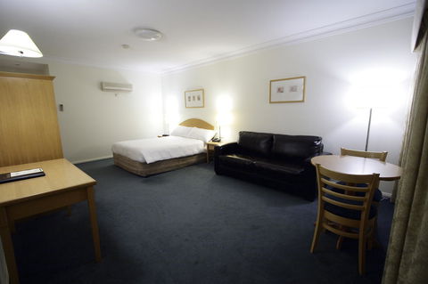 Carlyle Suites & Apartments - Hotel Accommodation 8