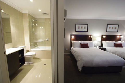 Carlyle Suites & Apartments - Hotel Accommodation 12