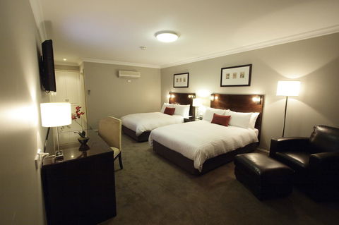 Carlyle Suites & Apartments - Hotel Accommodation 11
