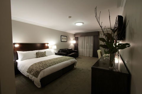 Carlyle Suites & Apartments - Hotel Accommodation 3