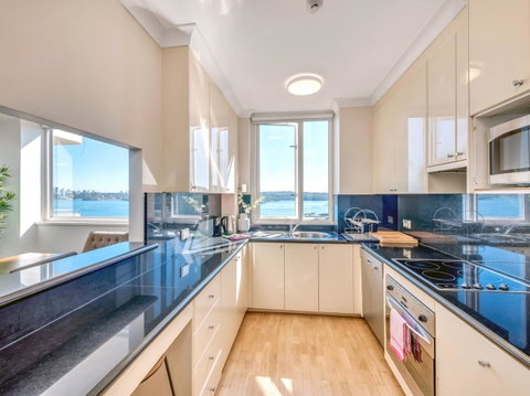 Panoramic Harbour Views And Unbeatable Comfort - Hotel Accommodation 7