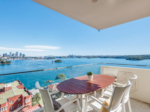 Panoramic Harbour Views And Unbeatable Comfort - Hotel Accommodation 0