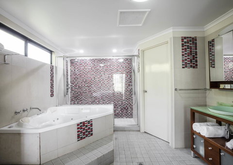 Mercure Darwin Airport Resort - Hotel Accommodation 11