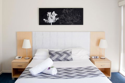 Corrigans Cove - Hotel Accommodation 1