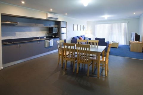 Corrigans Cove - Hotel Accommodation 5